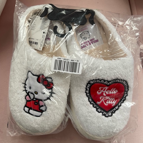 Hello Kitty Valentine Plush House sleepers. Size L - Picture 6 of 7